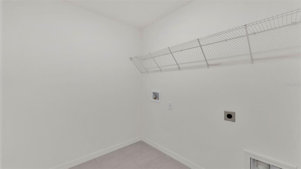 For Rent: $2,000 (4 beds, 2 baths, 1637 Square Feet)