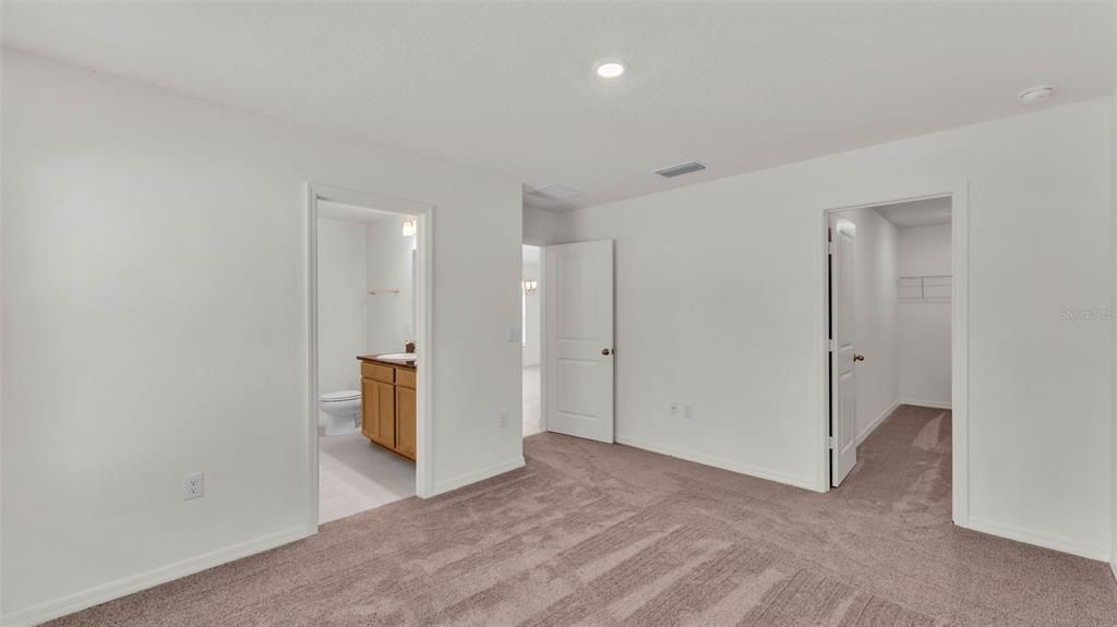 For Rent: $2,000 (4 beds, 2 baths, 1637 Square Feet)