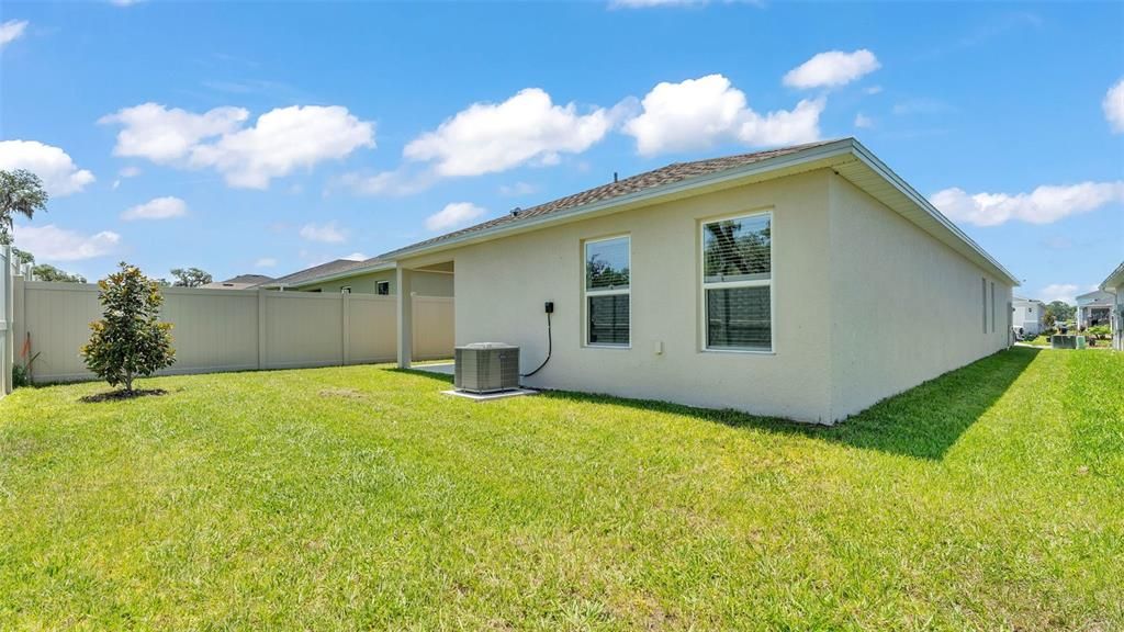 For Rent: $2,000 (4 beds, 2 baths, 1637 Square Feet)