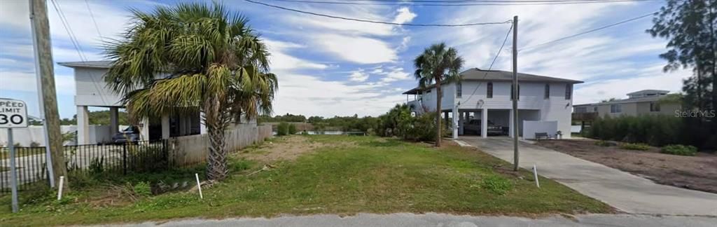 For Sale: $225,000 (0.14 acres)