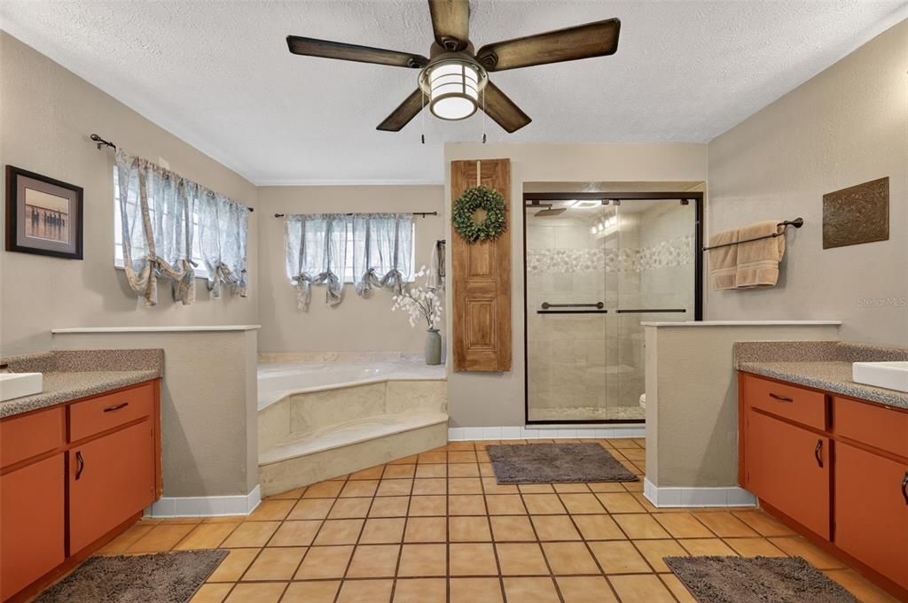 For Sale: $499,900 (4 beds, 2 baths, 2442 Square Feet)