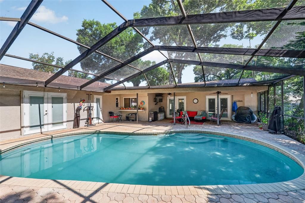 For Sale: $499,900 (4 beds, 2 baths, 2442 Square Feet)