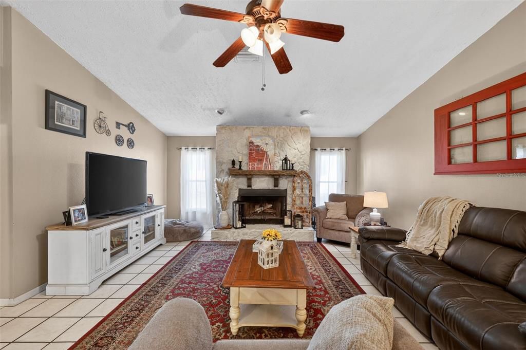 For Sale: $499,900 (4 beds, 2 baths, 2442 Square Feet)