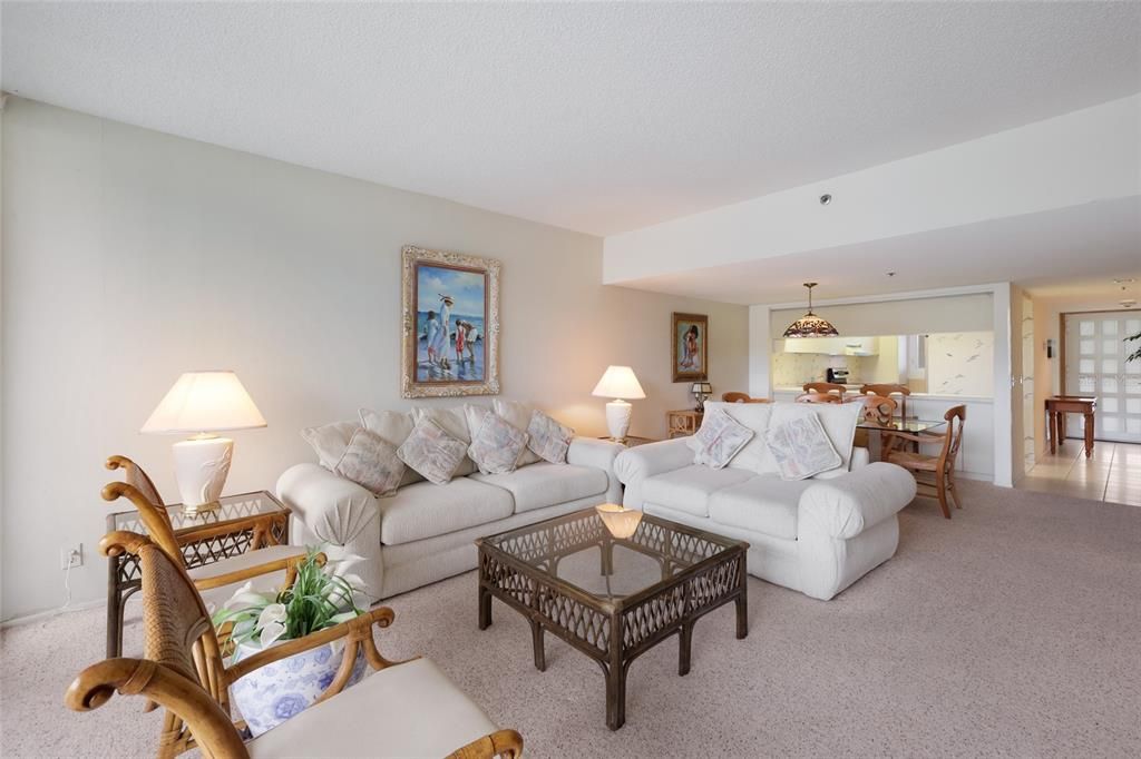 For Sale: $725,000 (2 beds, 2 baths, 1392 Square Feet)