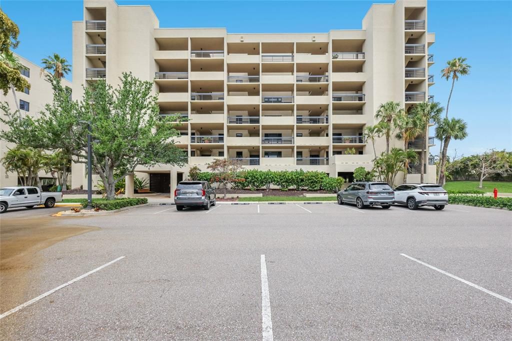 For Sale: $725,000 (2 beds, 2 baths, 1392 Square Feet)