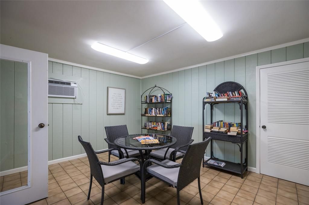 For Sale: $725,000 (2 beds, 2 baths, 1392 Square Feet)