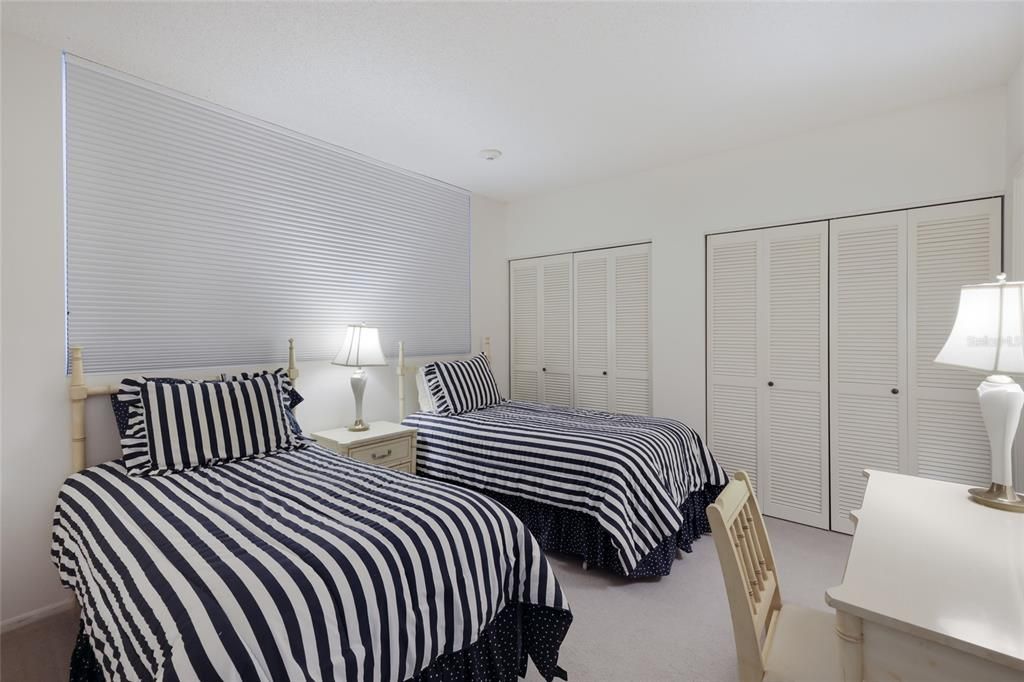 For Sale: $725,000 (2 beds, 2 baths, 1392 Square Feet)