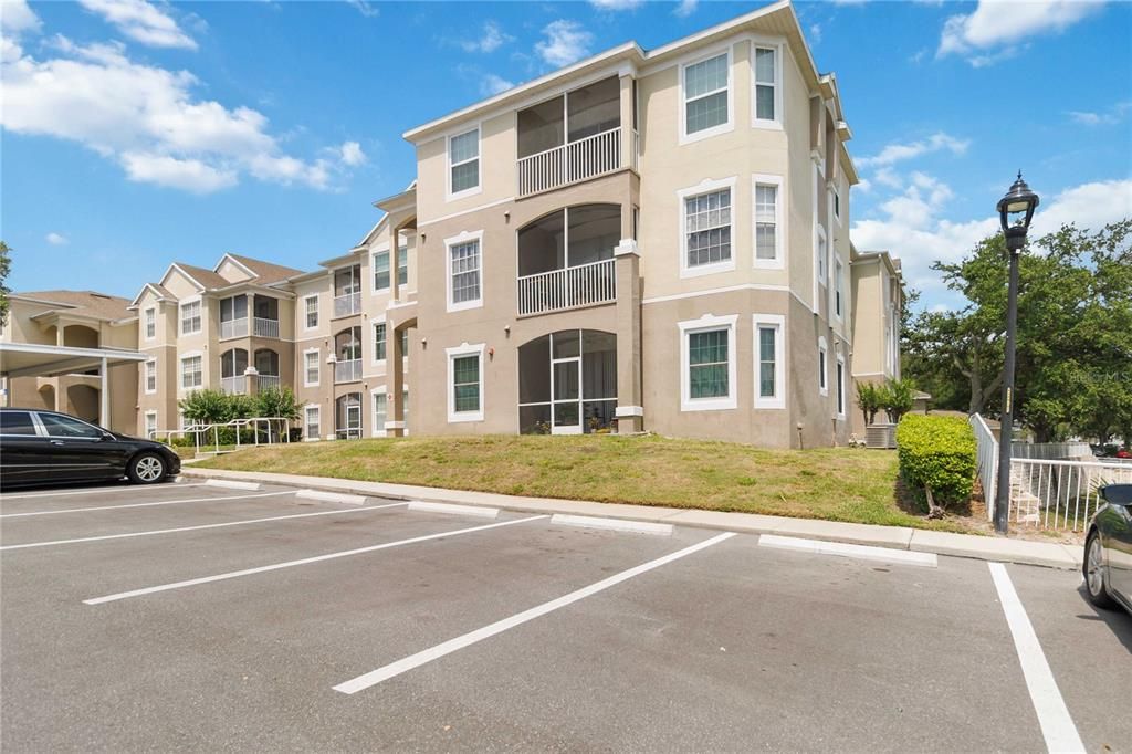 For Sale: $175,000 (2 beds, 2 baths, 1046 Square Feet)