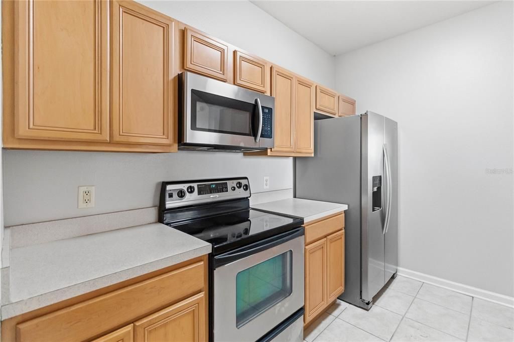 For Sale: $175,000 (2 beds, 2 baths, 1046 Square Feet)