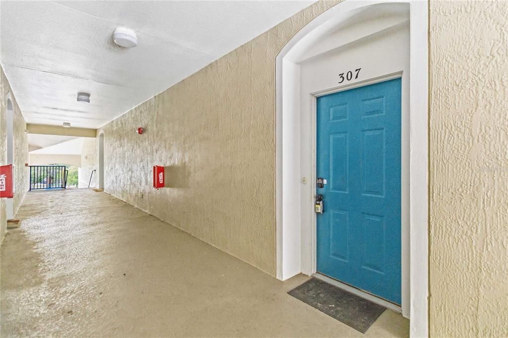 For Sale: $175,000 (2 beds, 2 baths, 1046 Square Feet)