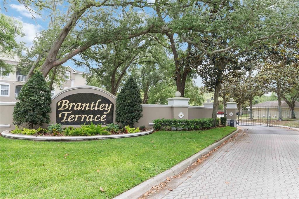 For Sale: $175,000 (2 beds, 2 baths, 1046 Square Feet)