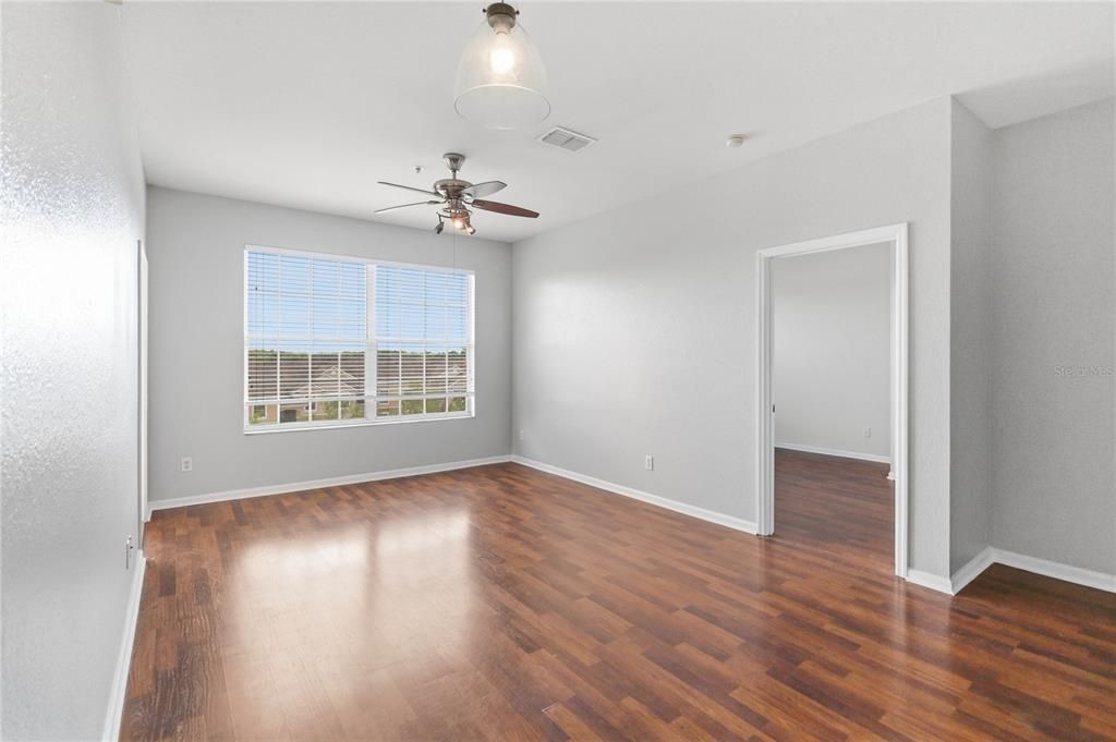 For Sale: $175,000 (2 beds, 2 baths, 1046 Square Feet)