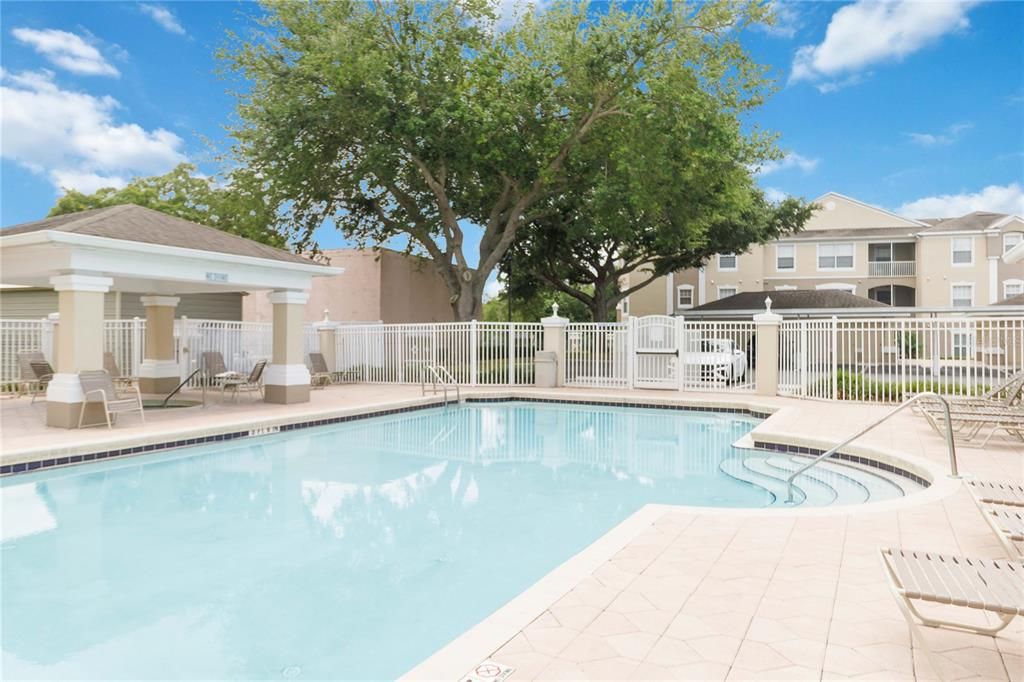 For Sale: $175,000 (2 beds, 2 baths, 1046 Square Feet)