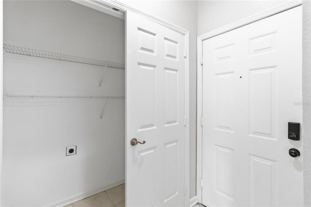 For Sale: $175,000 (2 beds, 2 baths, 1046 Square Feet)