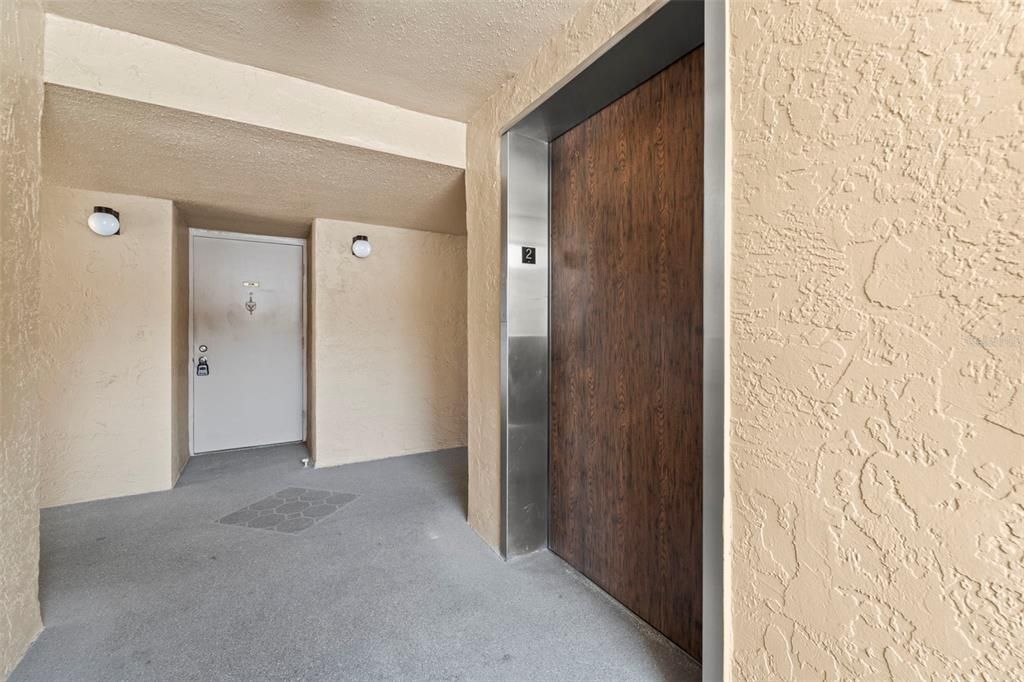 For Sale: $114,900 (0 beds, 1 baths, 565 Square Feet)