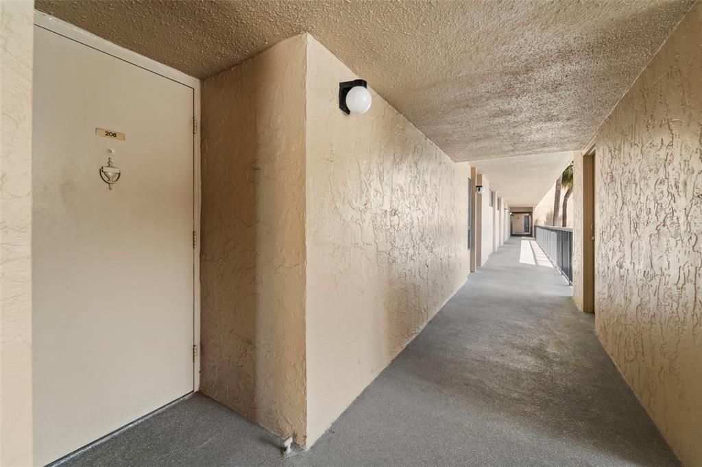 For Sale: $114,900 (0 beds, 1 baths, 565 Square Feet)
