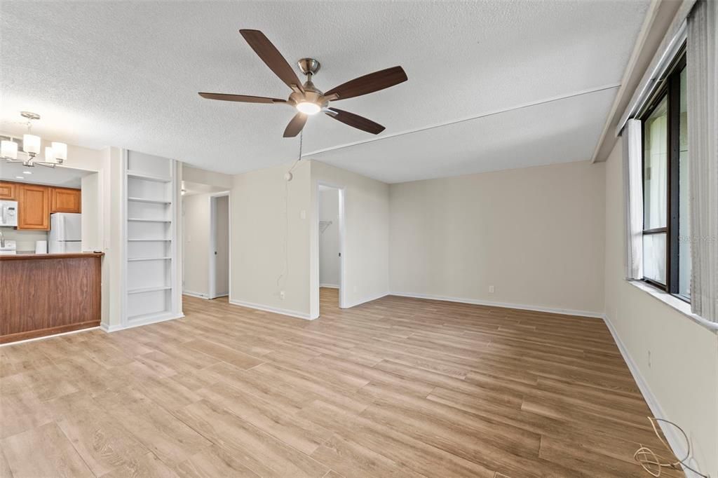 For Sale: $114,900 (0 beds, 1 baths, 565 Square Feet)