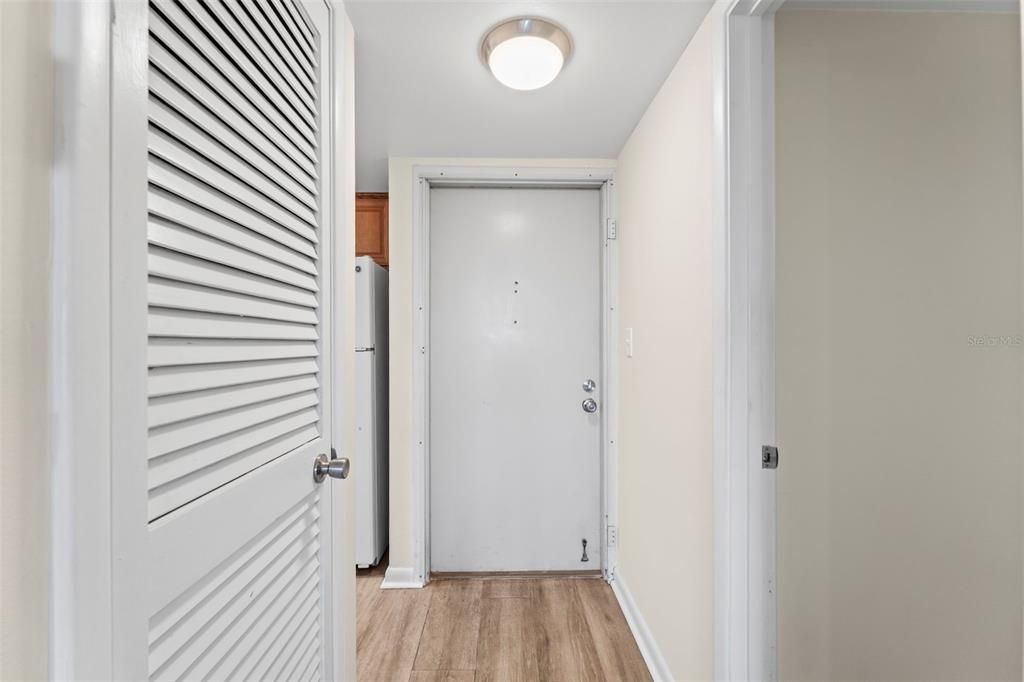 For Sale: $114,900 (0 beds, 1 baths, 565 Square Feet)