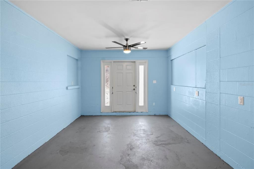 For Sale: $675,000 (2 beds, 1 baths, 1140 Square Feet)