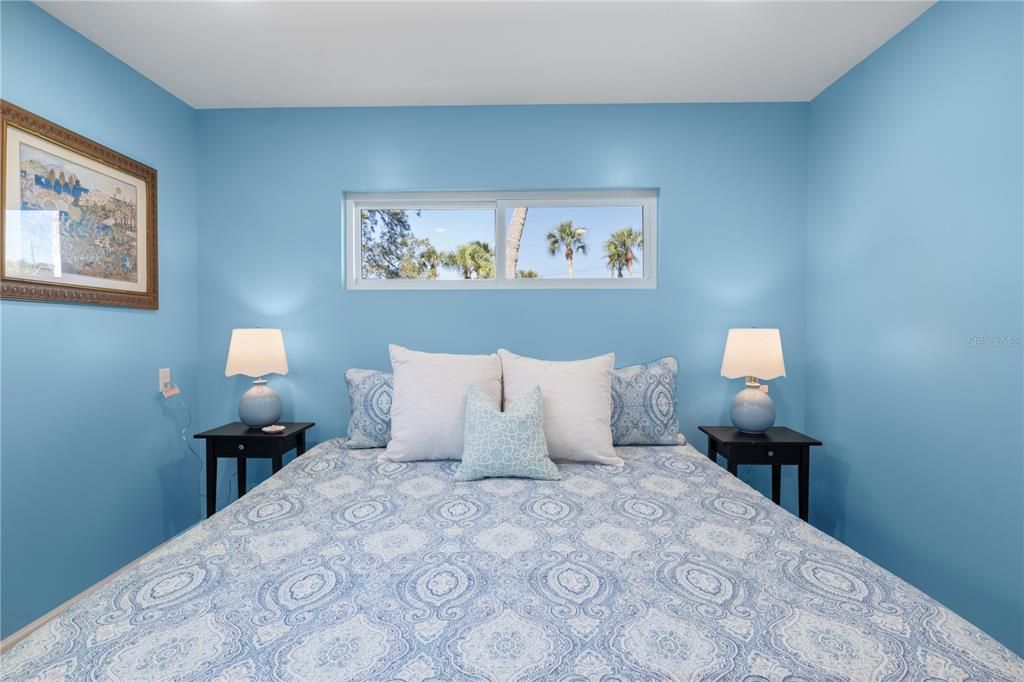 For Sale: $675,000 (2 beds, 1 baths, 1140 Square Feet)