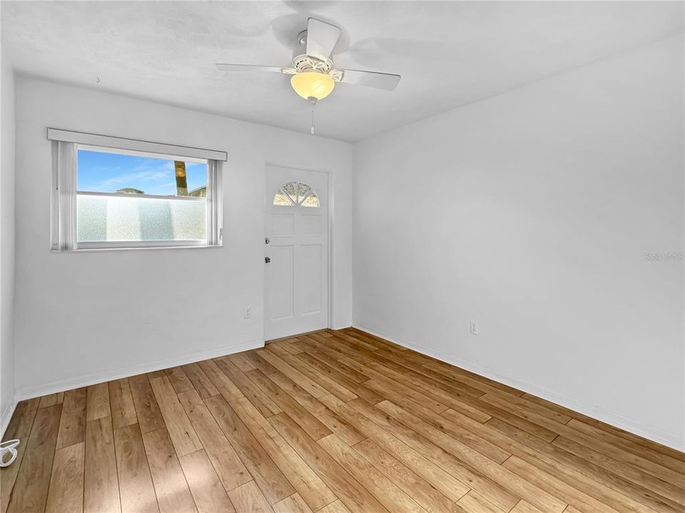 For Sale: $115,000 (2 beds, 2 baths, 835 Square Feet)