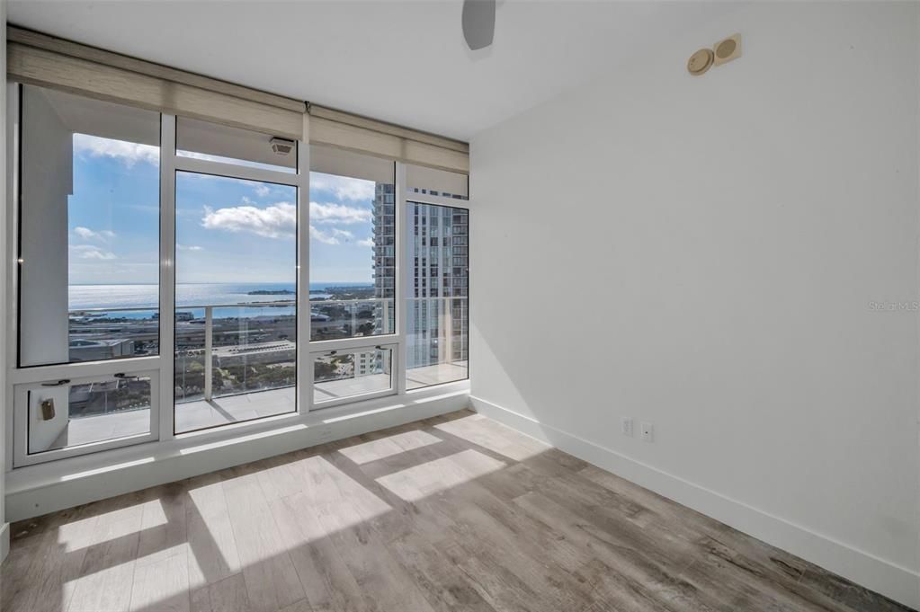 В аренду: $5,500 (2 спален, 2 ванн, 1018 Квадратных фут)