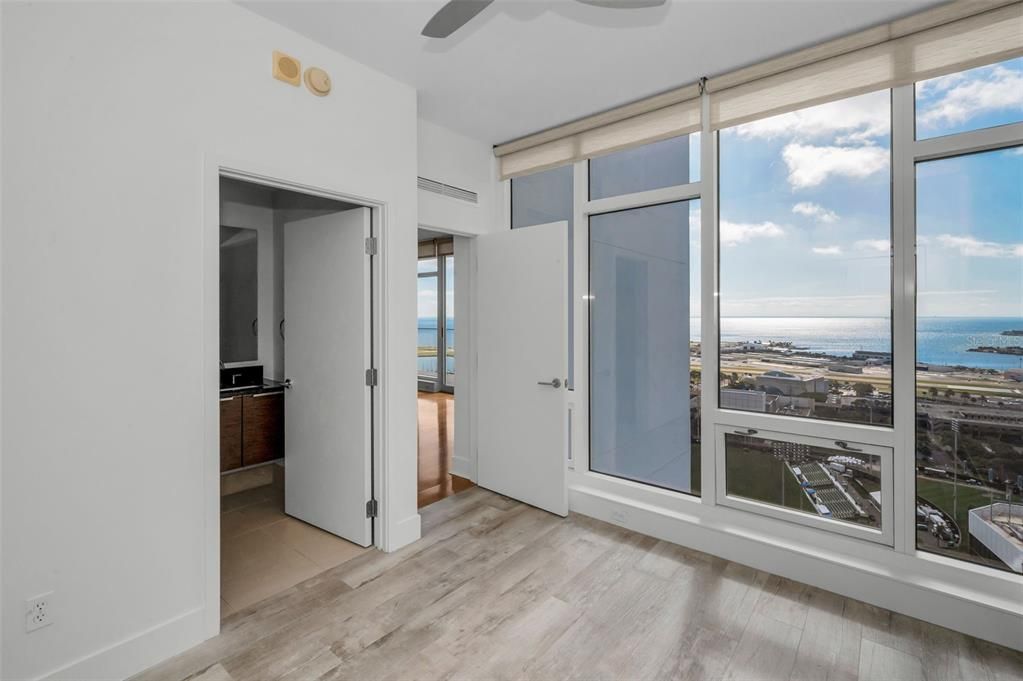 В аренду: $5,500 (2 спален, 2 ванн, 1018 Квадратных фут)