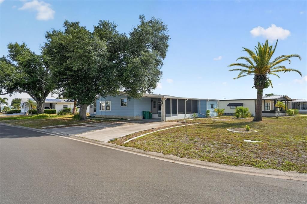 For Sale: $149,000 (2 beds, 2 baths, 1154 Square Feet)