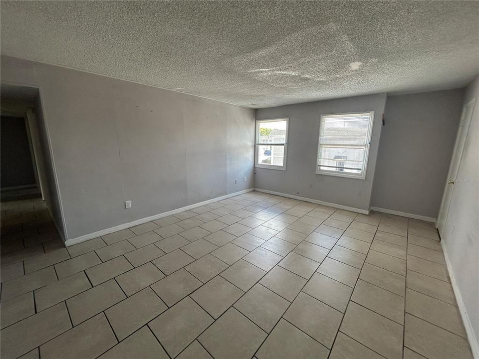 For Sale: $104,900 (3 beds, 2 baths, 1338 Square Feet)
