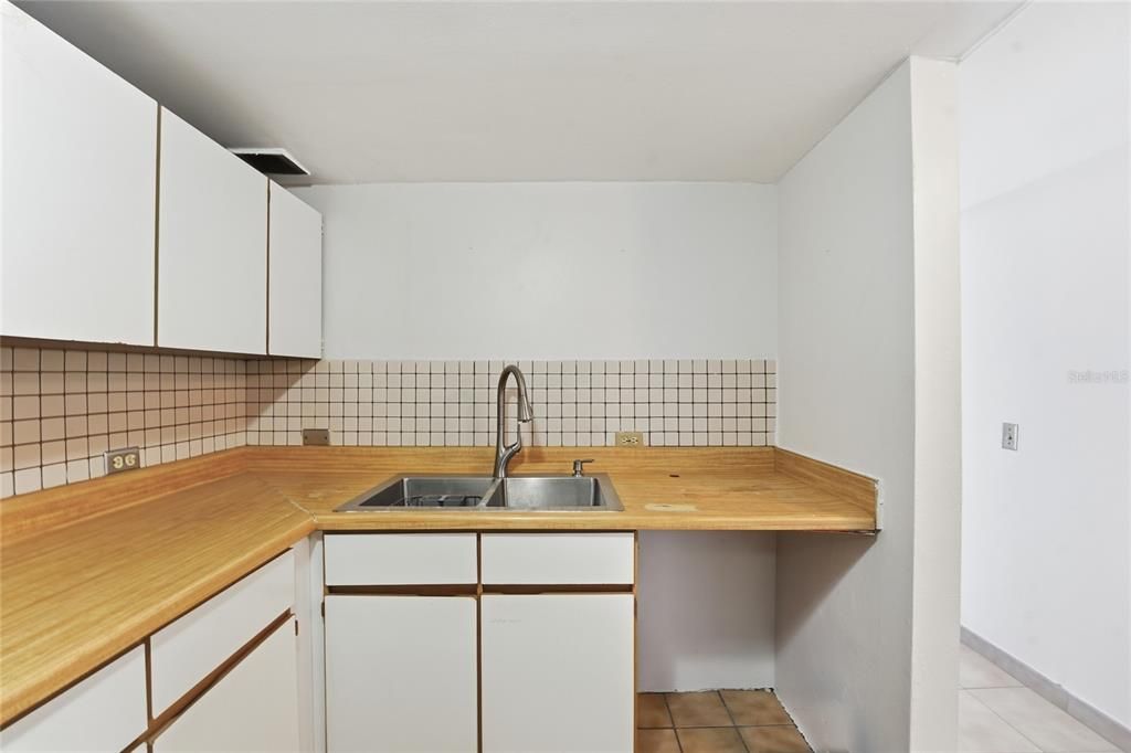 For Sale: $575,000 (2 beds, 1 baths, 0 Square Feet)
