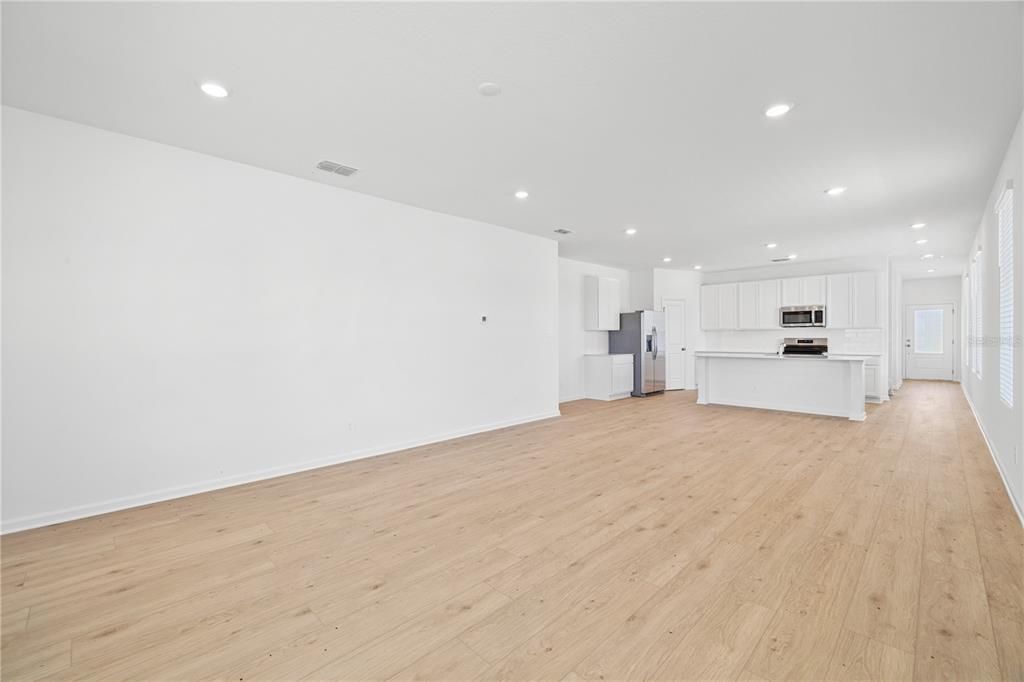 В аренду: $3,300 (5 спален, 3 ванн, 2601 Квадратных фут)