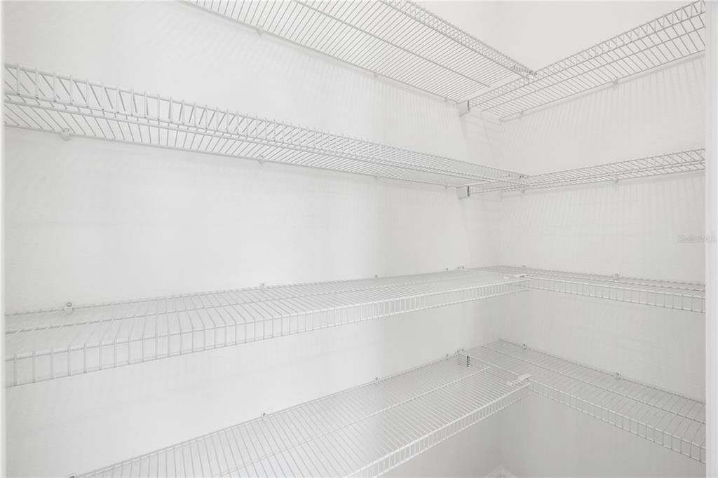 В аренду: $3,300 (5 спален, 3 ванн, 2601 Квадратных фут)