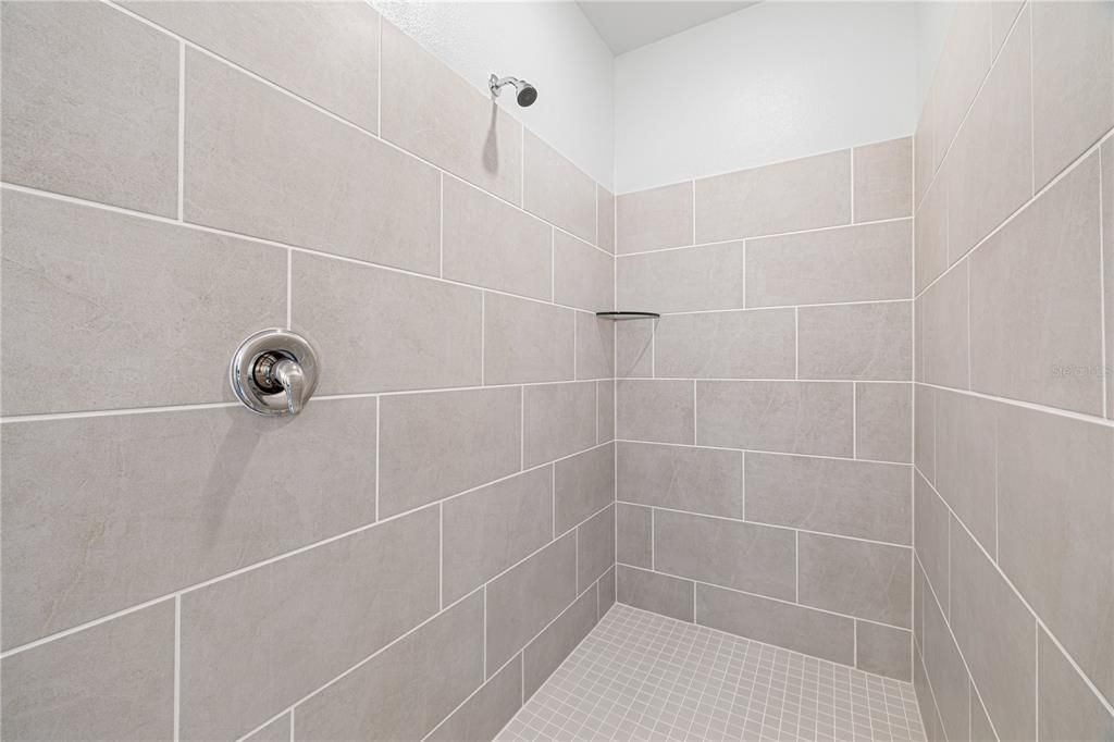 В аренду: $3,300 (5 спален, 3 ванн, 2601 Квадратных фут)