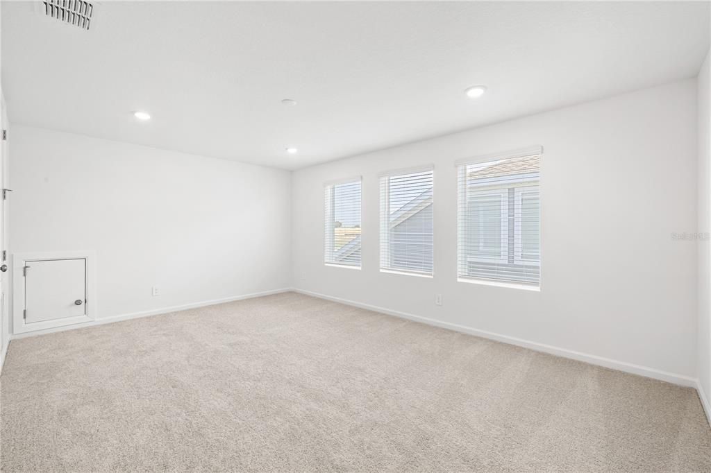 В аренду: $3,300 (5 спален, 3 ванн, 2601 Квадратных фут)