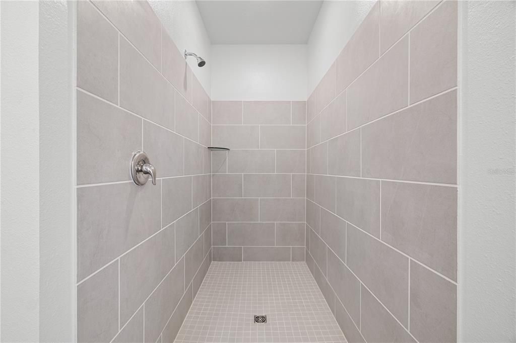 В аренду: $3,300 (5 спален, 3 ванн, 2601 Квадратных фут)
