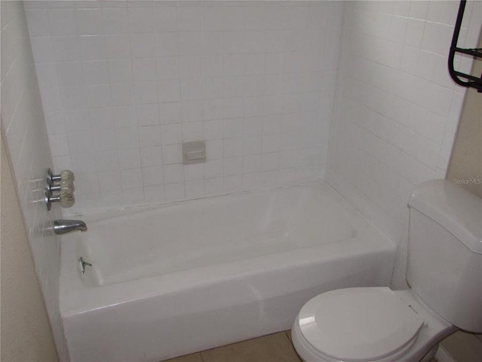 For Rent: $1,750 (3 beds, 2 baths, 1040 Square Feet)