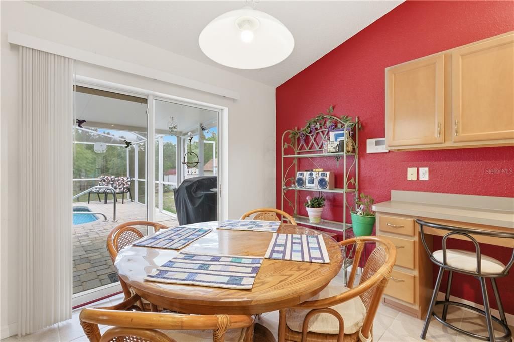 En Venta: $440,000 (3 camas, 2 baños, 1955 Pies cuadrados)