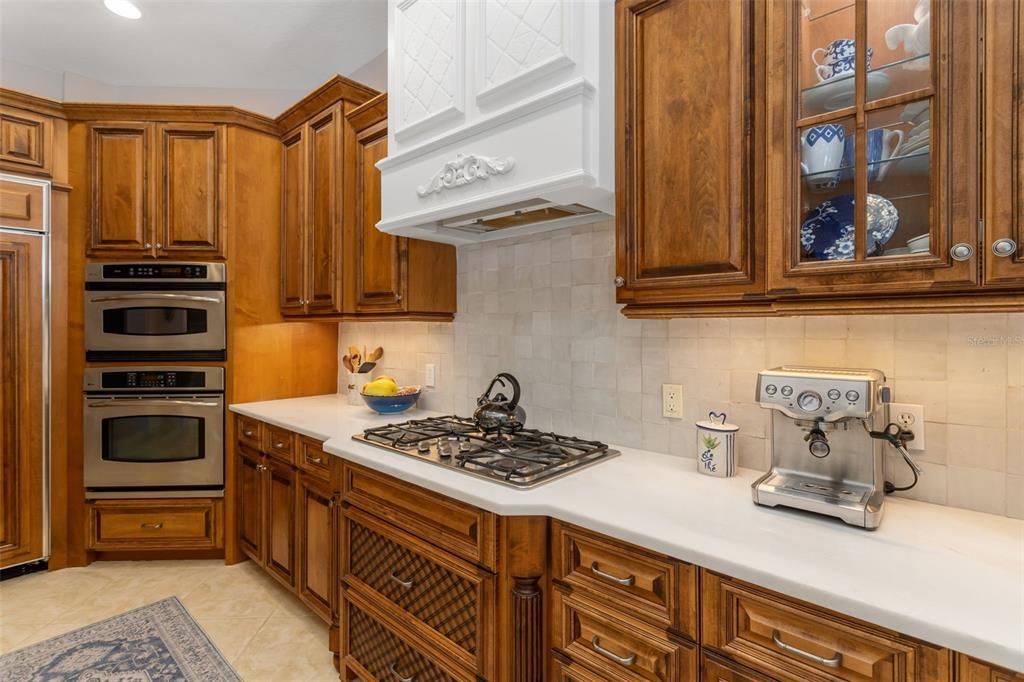 Activo con contrato: $1,150,000 (4 camas, 3 baños, 3489 Pies cuadrados)
