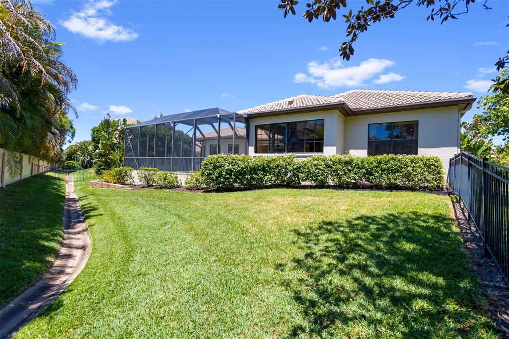 Activo con contrato: $1,150,000 (4 camas, 3 baños, 3489 Pies cuadrados)