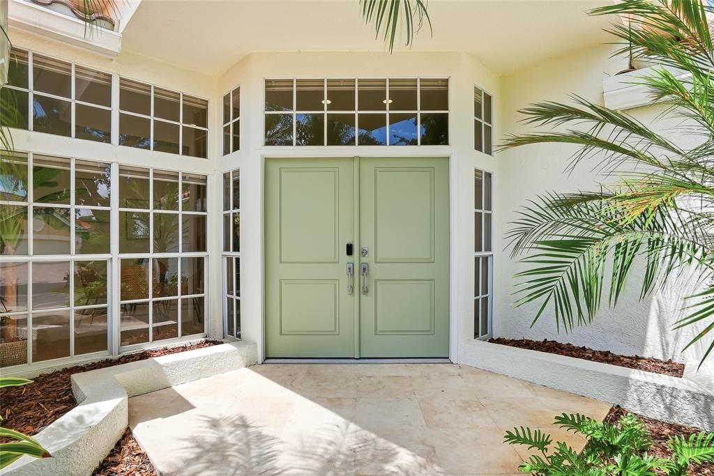 Под контрактом: $899,000 (3 спален, 2 ванн, 1926 Квадратных фут)