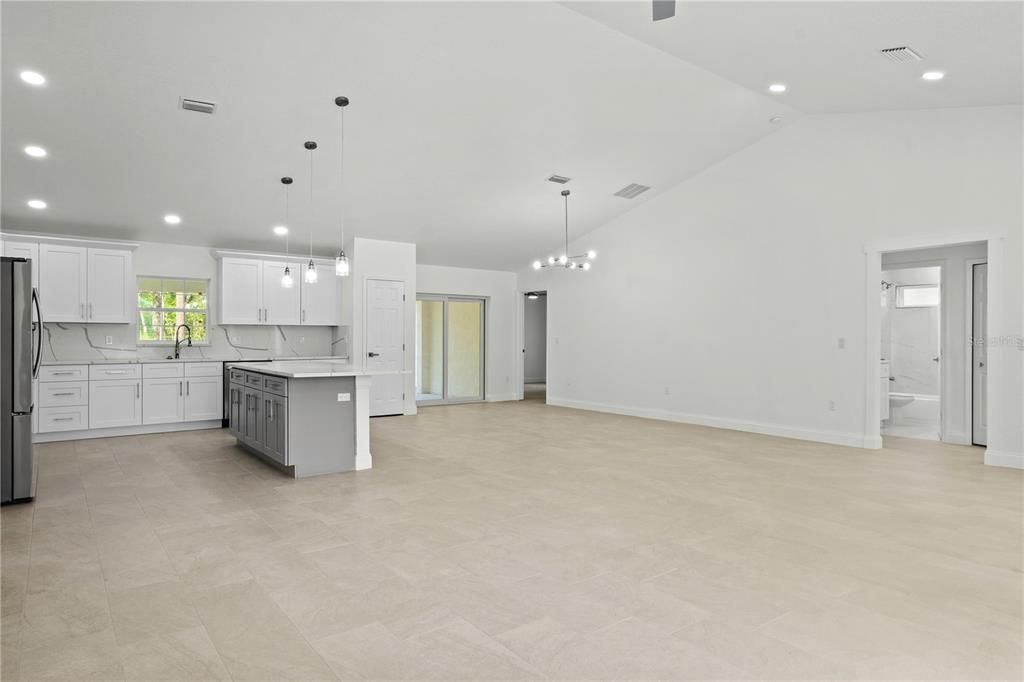 На продажу: $464,900 (4 спален, 3 ванн, 2011 Квадратных фут)