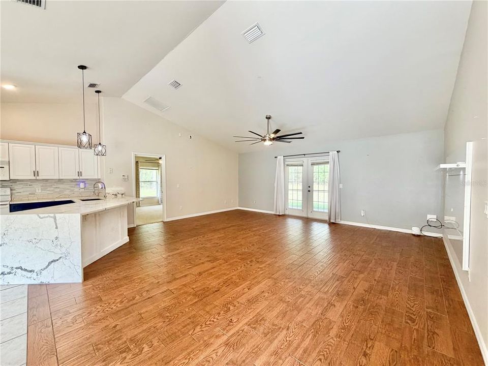 En Venta: $449,900 (3 camas, 2 baños, 1834 Pies cuadrados)