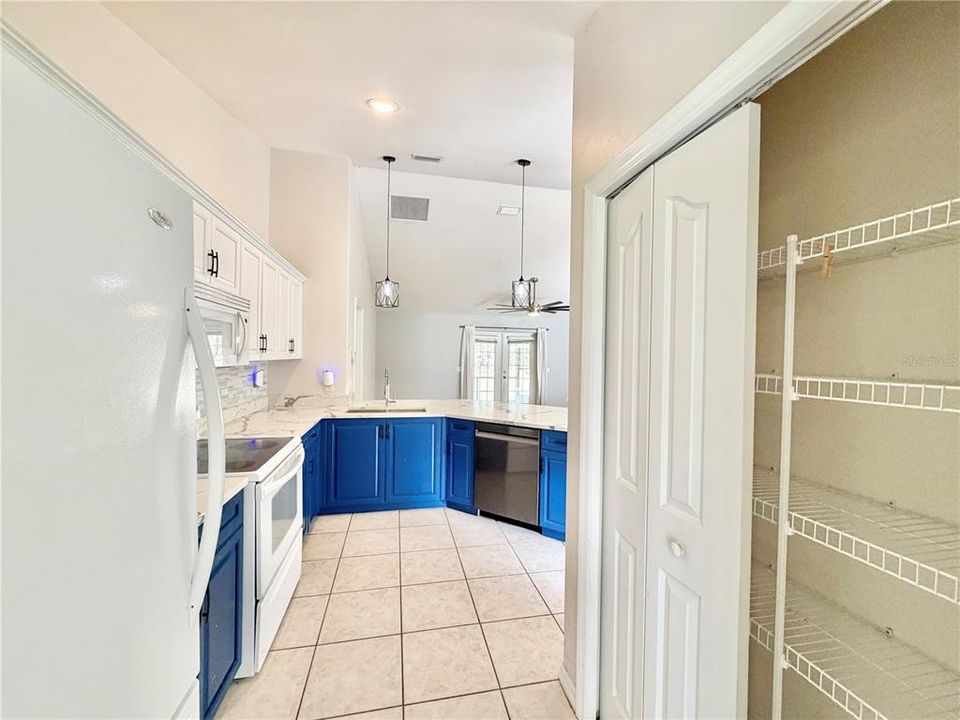 En Venta: $449,900 (3 camas, 2 baños, 1834 Pies cuadrados)
