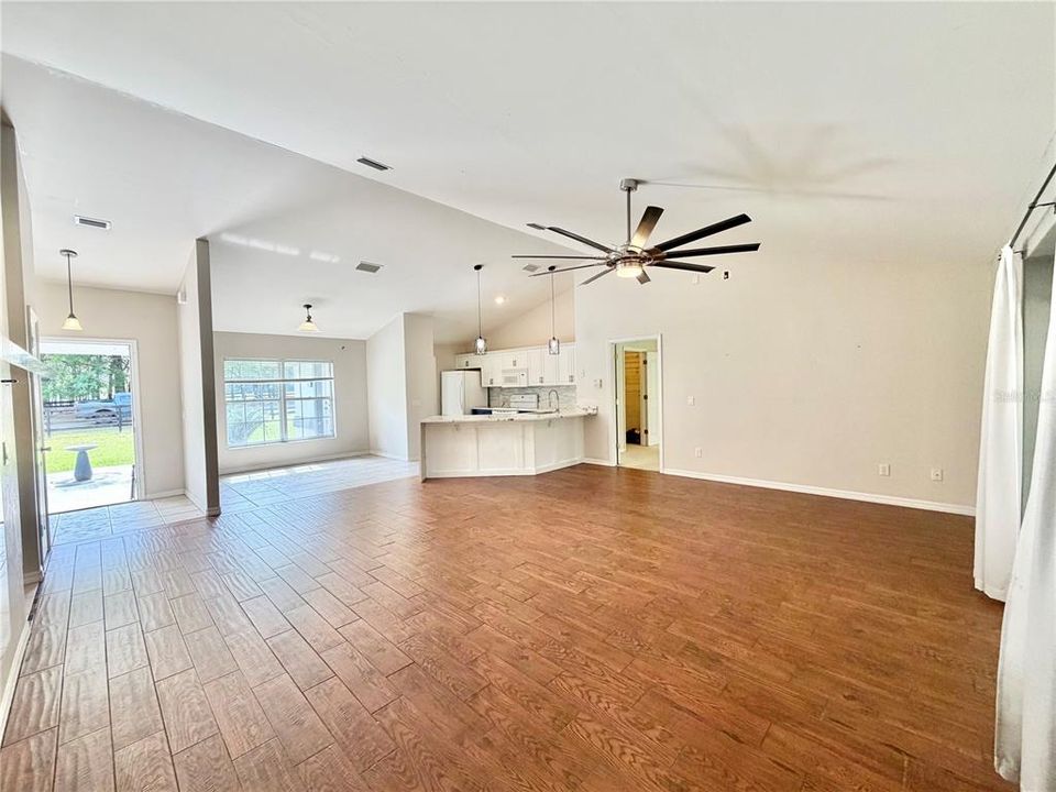 En Venta: $449,900 (3 camas, 2 baños, 1834 Pies cuadrados)