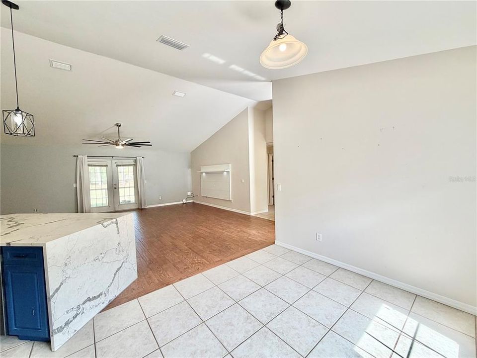 En Venta: $449,900 (3 camas, 2 baños, 1834 Pies cuadrados)