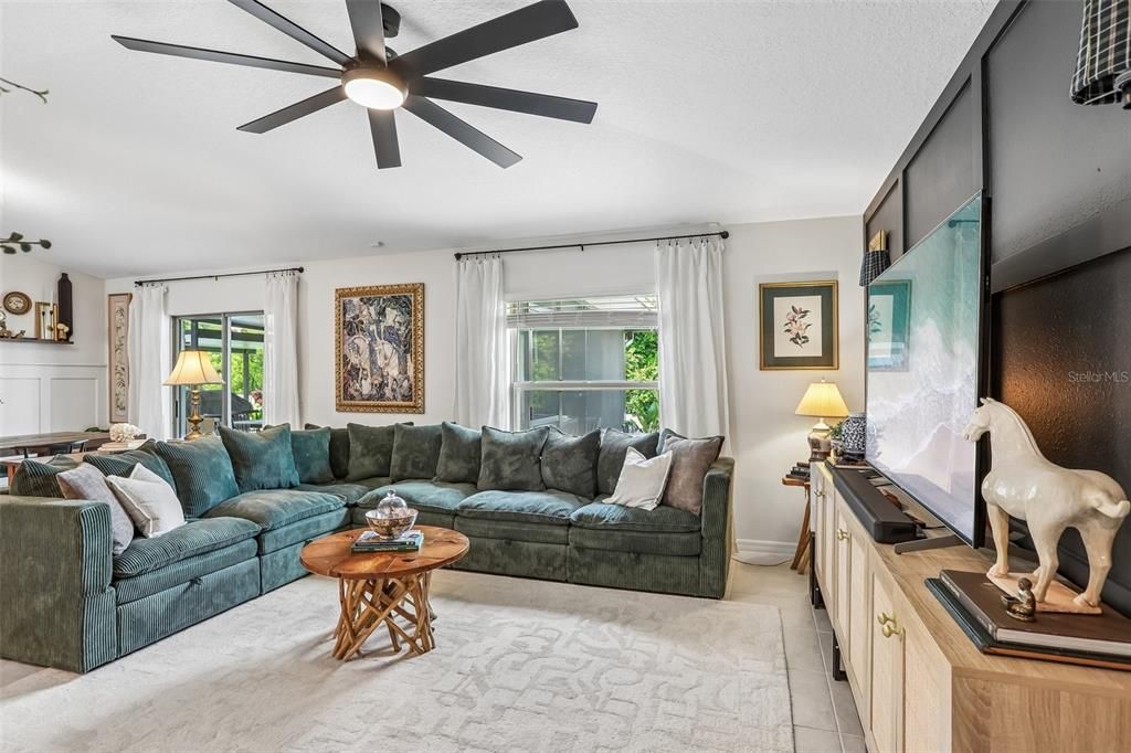 Active With Contract: $295,000 (3 beds, 2 baths, 1540 Square Feet)