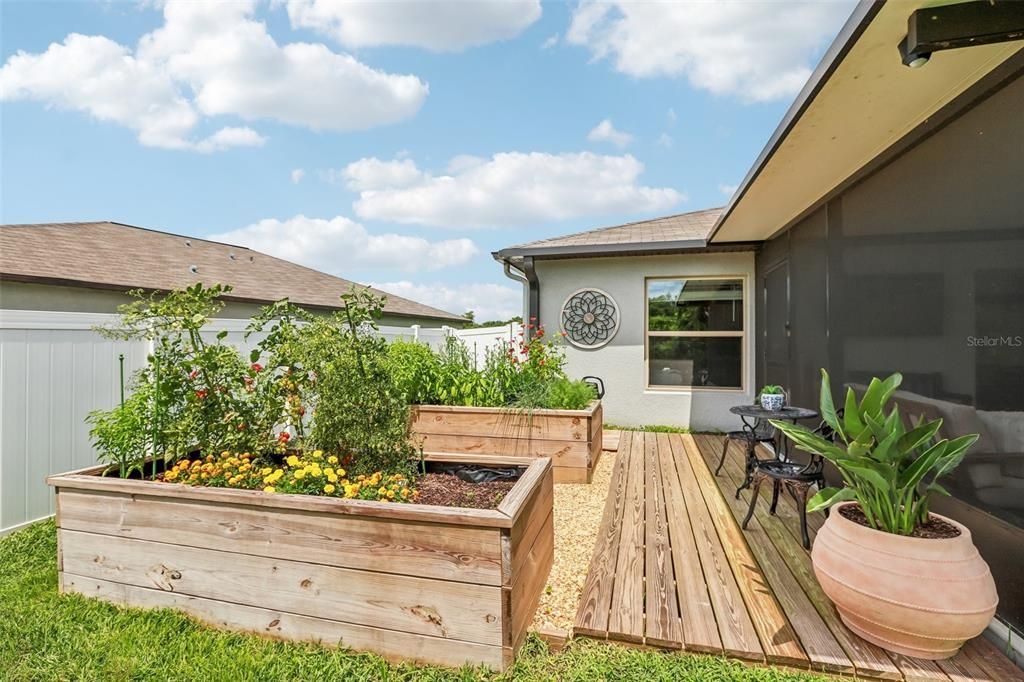 Active With Contract: $295,000 (3 beds, 2 baths, 1540 Square Feet)