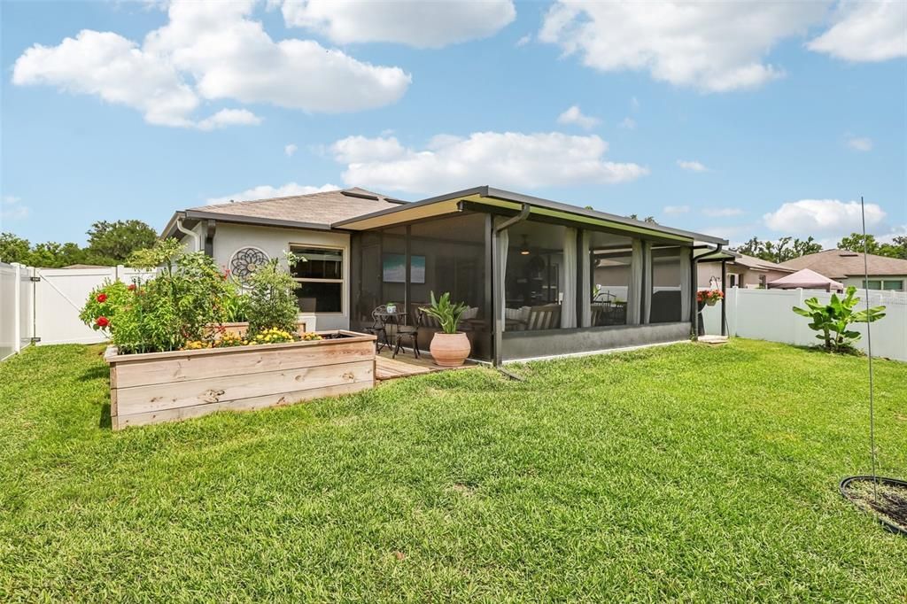 Active With Contract: $295,000 (3 beds, 2 baths, 1540 Square Feet)