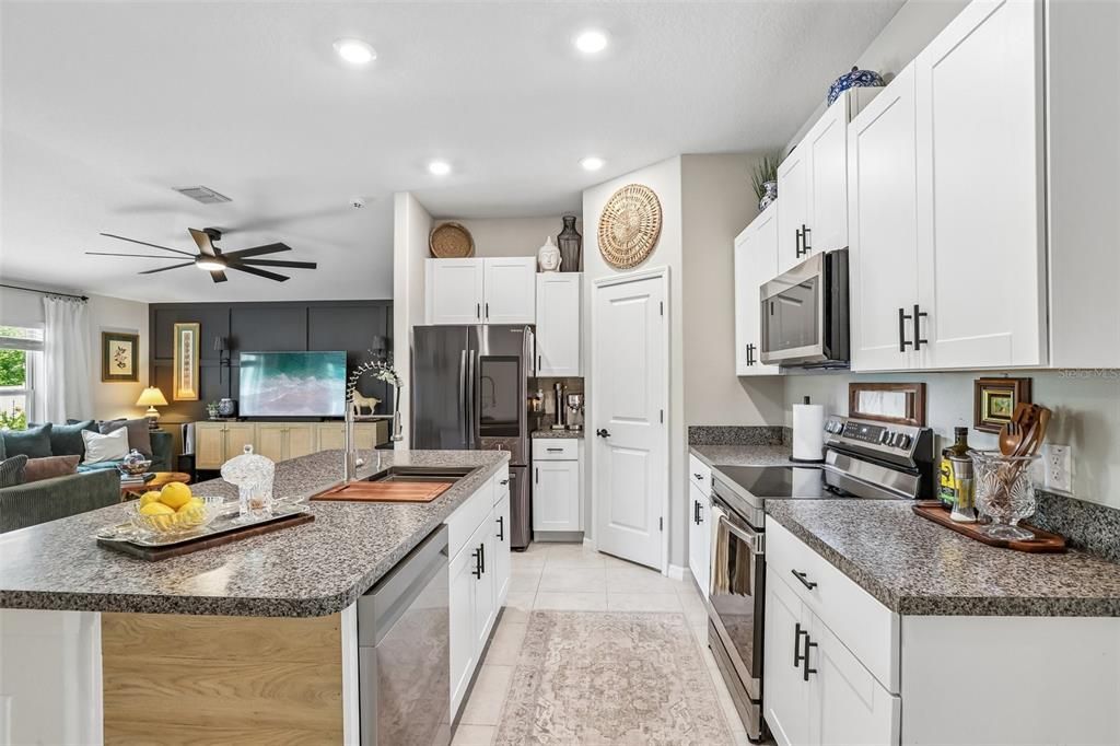 Active With Contract: $295,000 (3 beds, 2 baths, 1540 Square Feet)