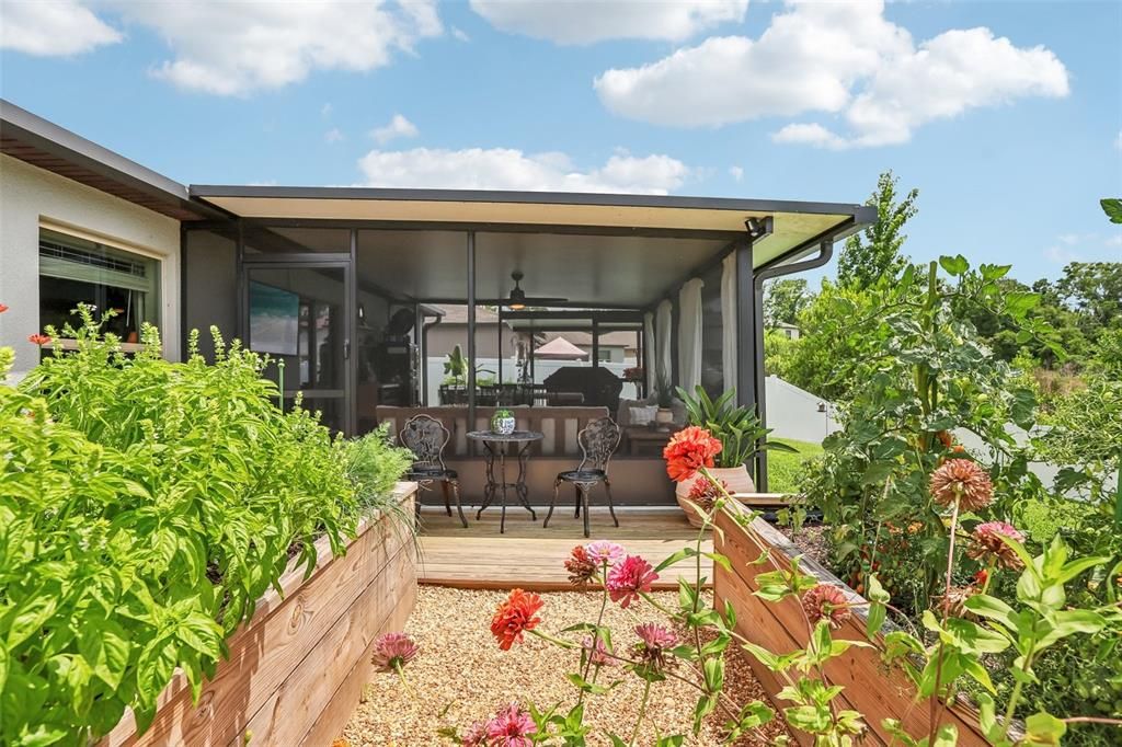 Active With Contract: $295,000 (3 beds, 2 baths, 1540 Square Feet)